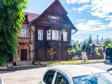 Irkutsk, Rusya - 24 Ağustos 2016: Eski ahşap evlerde Irkutsk. Rusya'nın ahşap mimarisi