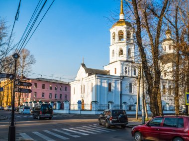 Irkutsk, Rusya - 24 Ağustos 2016: Irkutsk, sokaklar ve Binalar şehrin tarihi ve modern binalar manzaraları.
