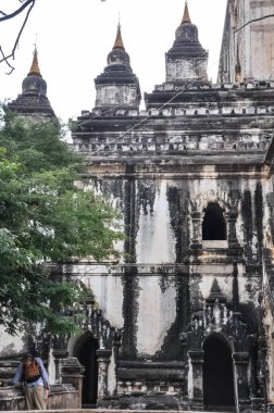Myanmar 'da binlerce pagoda vadisi var. Tapınakları ve tapınakları olan eski bir dini Pagan şehri..