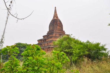 Myanmar 'da binlerce pagoda vadisi var. Tapınakları ve tapınakları olan eski bir dini Pagan şehri..
