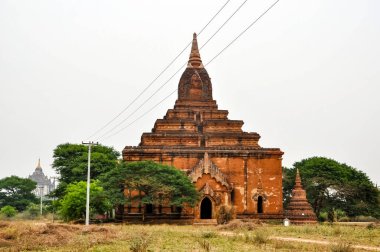 Myanmar 'da binlerce pagoda vadisi var. Tapınakları ve tapınakları olan eski bir dini Pagan şehri..