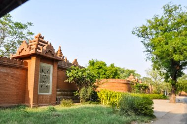 Myanmar 'da binlerce pagoda vadisi var. Tapınakları ve tapınakları olan eski bir dini Pagan şehri..