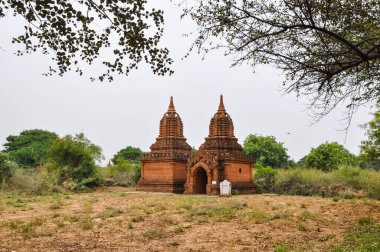 Myanmar 'da binlerce pagoda vadisi var. Tapınakları ve tapınakları olan eski bir dini Pagan şehri..