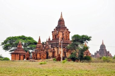 Myanmar 'da binlerce pagoda vadisi var. Tapınakları ve tapınakları olan eski bir dini Pagan şehri..
