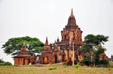 Myanmar 'da binlerce pagoda vadisi var. Tapınakları ve tapınakları olan eski bir dini Pagan şehri..