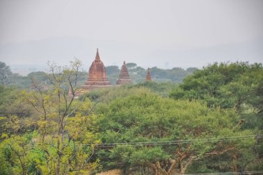 Myanmar 'da binlerce pagoda vadisi var. Tapınakları ve tapınakları olan eski bir dini Pagan şehri..
