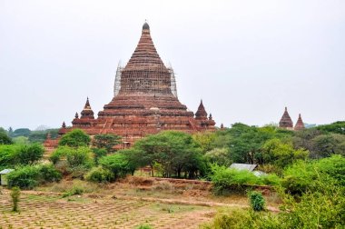 Myanmar 'da binlerce pagoda vadisi var. Tapınakları ve tapınakları olan eski bir dini Pagan şehri..