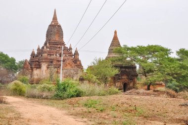 Myanmar 'da binlerce pagoda vadisi var. Tapınakları ve tapınakları olan eski bir dini Pagan şehri..