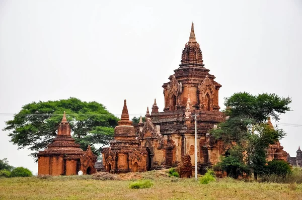Myanmar 'da binlerce pagoda vadisi var. Tapınakları ve tapınakları olan eski bir dini Pagan şehri..