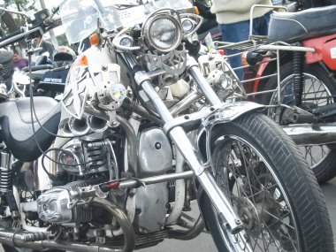 Moskova, Rusya - 23 Temmuz 2018: spor motosiklet Honda, ralli bisikletçileri motodrome yakınındaki bir parti için Photoset.