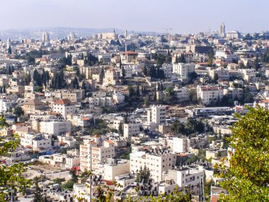 Jerusalem, İsrail - 23 Mayıs 2013: Kudüs şehri, şehir ve İsrail, dini semboller ve Binalar şehrin sokaklarında.