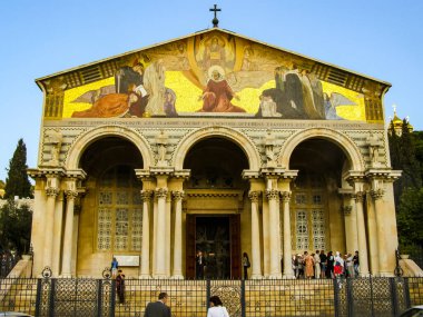 Jerusalem, İsrail - 23 Mayıs 2013: Kudüs şehri, şehir ve İsrail, dini semboller ve Binalar şehrin sokaklarında.