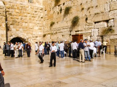 Jerusalem, İsrail - 23 Mayıs 2013: Kudüs şehri, şehir ve İsrail, dini semboller ve Binalar şehrin sokaklarında.