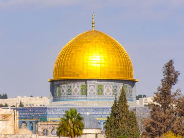 Jerusalem, İsrail - 23 Mayıs 2013: Kudüs şehri, şehir ve İsrail, dini semboller ve Binalar şehrin sokaklarında.