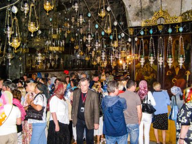 Jerusalem, İsrail - 23 Mayıs 2013: Kudüs şehri, Hıristiyan kiliseler içleri. İç binalar, freskler ve dekoratif öğeler.
