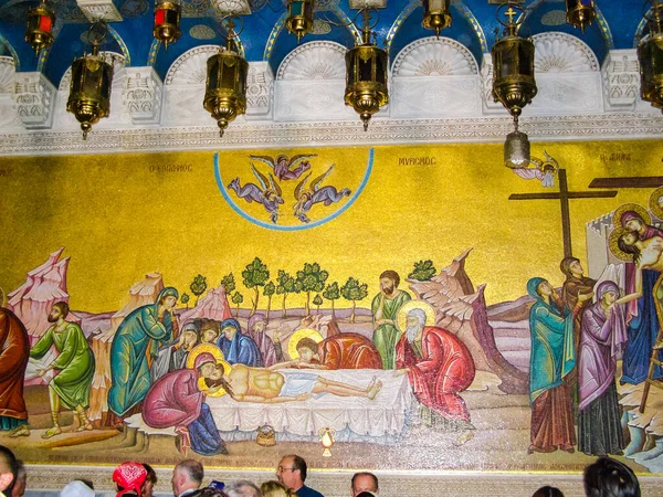 Jerusalem, İsrail - 23 Mayıs 2013: Kudüs şehri, Hıristiyan kiliseler içleri. İç binalar, freskler ve dekoratif öğeler.