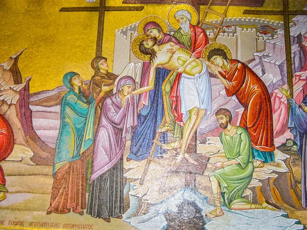 Jerusalem, İsrail - 23 Mayıs 2013: Kudüs şehri, Hıristiyan kiliseler içleri. İç binalar, freskler ve dekoratif öğeler.