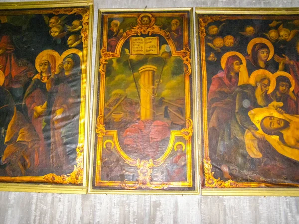 エルサレム イスラエル 2013 エルサレムのキリスト教の教会の内部 フレスコ画と装飾的な要素のインテリア — ストック写真
