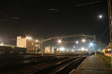 Demiryolu tren taşımak için. bir demiryolu altyapısı