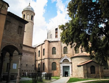 Ravenna, İtalya - 29 Temmuz 2016: Ravenna şehir manzaraları, sokaklar ve Binalar Ravenna City