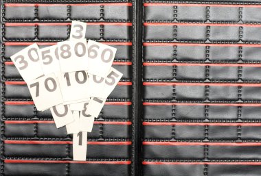 Kağıt numarası beyaz siyah