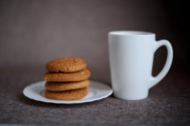 yulaf ezmeli kurabiye ve çay