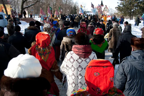 Penza, Rusland - 14 februari. viering van stuk (maslenit — Stockfoto