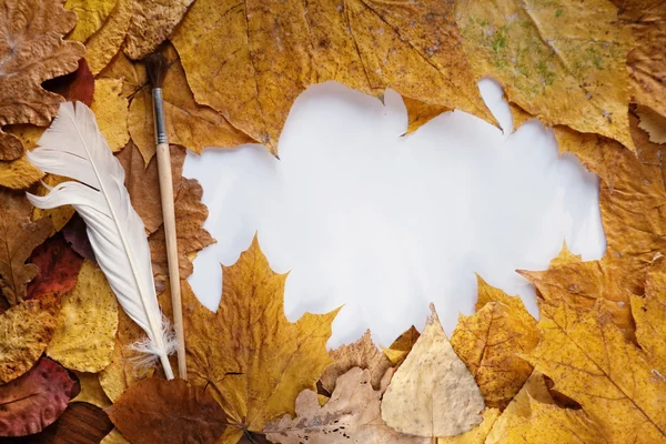 Rahmen aus Herbstblättern — Stockfoto