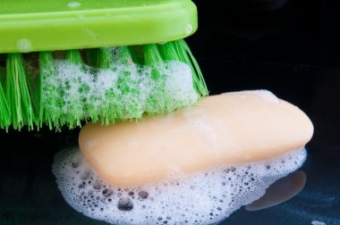 köpük fırça ve sabun