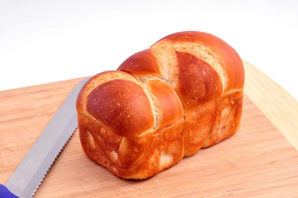 Pão branco no tabuleiro — Fotografia de Stock