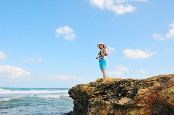 En las rocas junto al mar — Foto de Stock