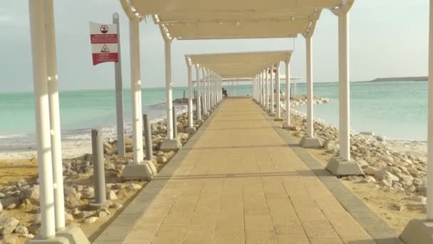 Fenced Columns Covered Awning Access Observation Deck Overlooking Dead Sea — стокове відео