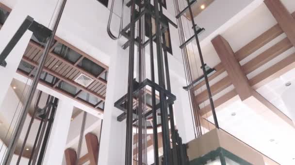 Лифт Поднимается Первого Этажа Поднимается Верхний Этаж Отеля — стоковое видео