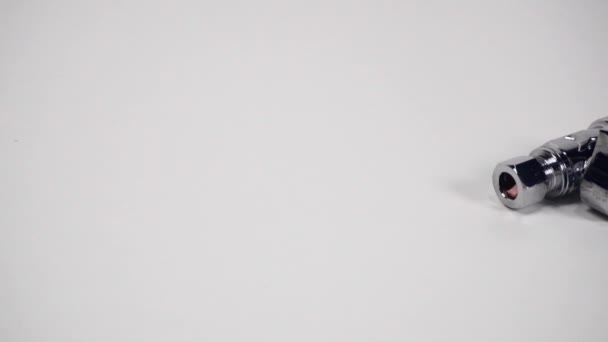 Waterkraan Met Decoratieve Dop Geïsoleerd Witte Achtergrond Die Van Links — Stockvideo