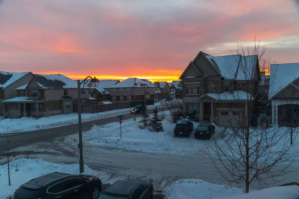 Paisaje Ciudad Sigue Durmiendo Amanecer Pintado Cielo Mañana Color Rojo — Foto de Stock