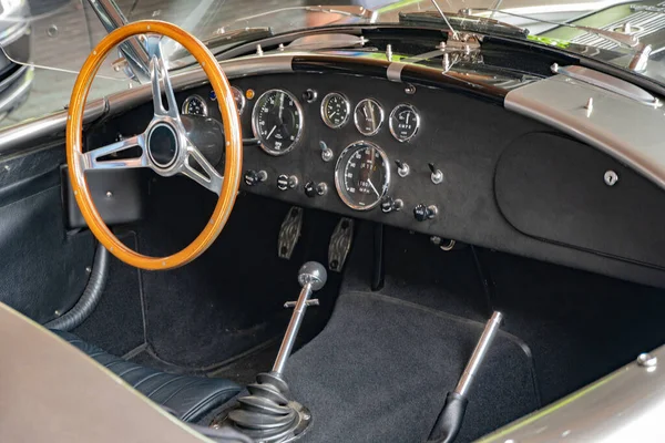 Fragment Cockpit Retro Car Steering Wheel Instruments — Stock Photo, Image