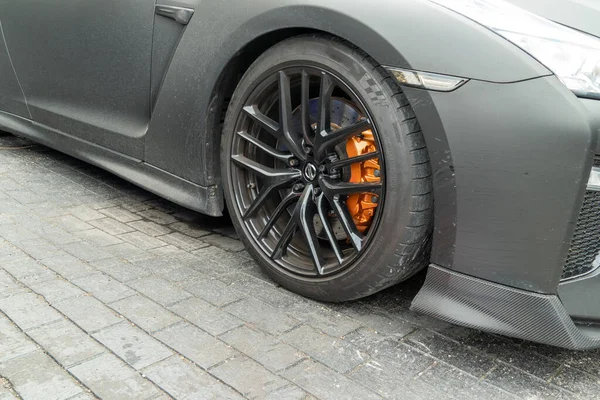Fragment Car Front Wheel Standing Pavement — 图库照片