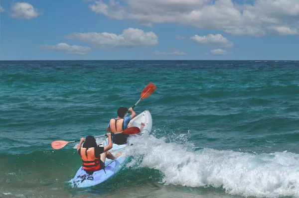 Two Kayakers Trying Pass Large Coastal Wave Swim Out Open — Foto Stock