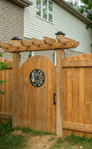 Wooden Door Window Entrance Courtyard Private House — Fotografia de Stock