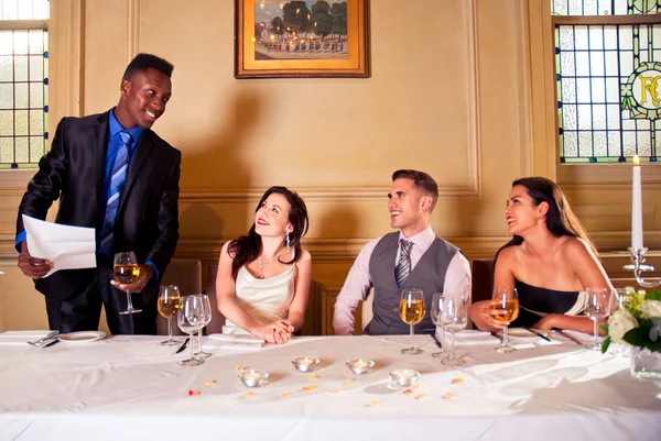 Gelin ve damat ile en iyi adam ve gelinin nedimesi