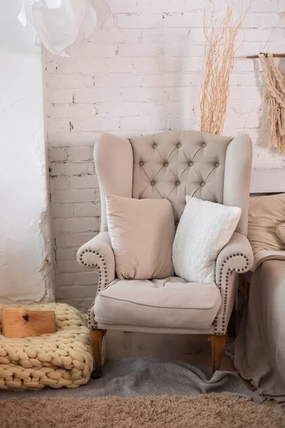 Stylish Interior Room Comfortable Grey Armchair Pillows Cozy Decorated Living — Zdjęcie stockowe