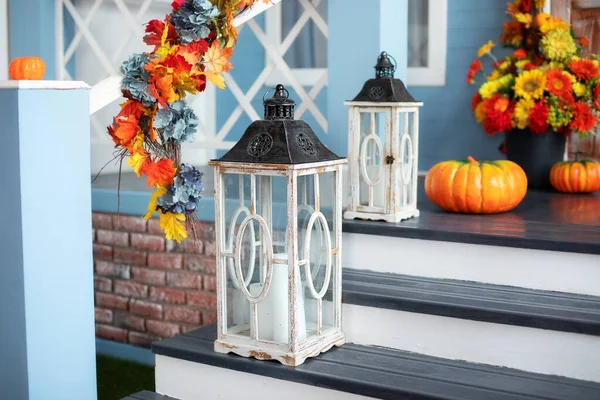 Cozy Porch House Wooden Lanterns Fall Time Halloween Design Home — Foto de Stock