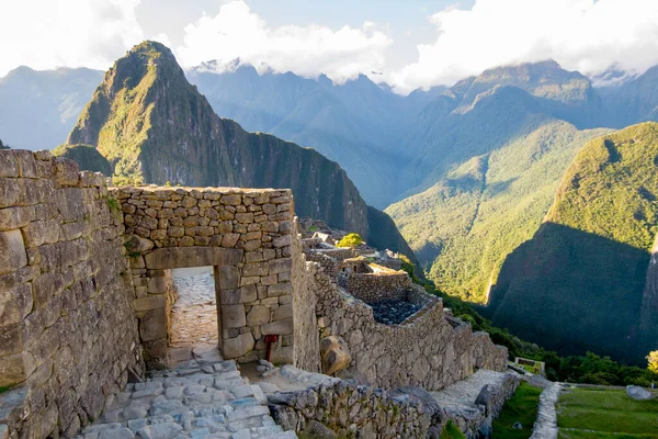Ciudad puerta de Machu Picchu - puerta principal - Perú — Foto de Stock