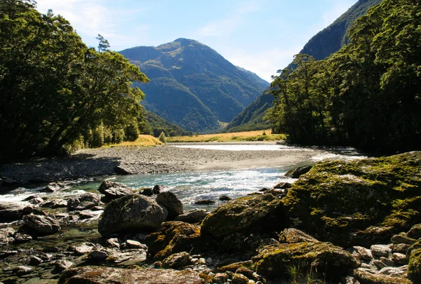 Circuito Gillespie Pass en el Parque Nacional Mount Aspiring - Nueva Zelanda — Foto de Stock