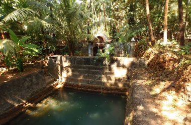 Hindistan, Karnataka, Gokarna, şehir sokağı, rezervuar