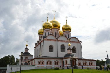 Manastır, göl, ağaç, doğa, duvar, gökyüzü, ladin, çan kulesi, katedral