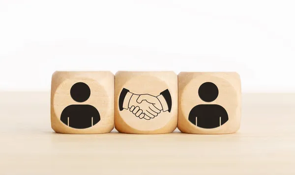 Megállapodás Partnerség Vagy Üzlet Koncepció Emberek Kézfogás Ikonok Blokkok Fénymásolási — Stock Fotó