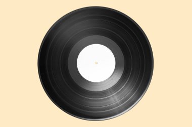 Bej arka planda izole edilmiş banka etiketli vinil kayıt. Model