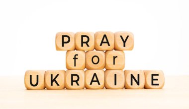 Tahta bloklarda Ukrayna mesajı için dua et