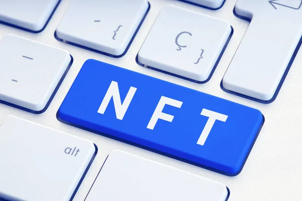 Κείμενο Nft Fundible Token Στο Μπλε Κλειδί Πληκτρολογίου Υπολογιστή — Φωτογραφία Αρχείου